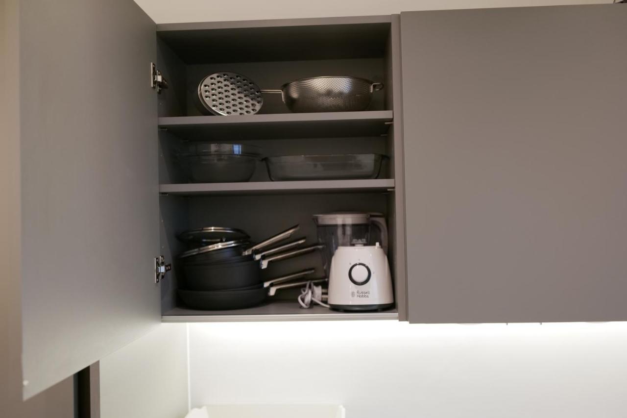 Luxurious Short Stay Flat In มิลตันคีนส์ ภายนอก รูปภาพ
